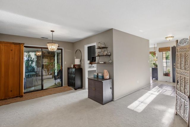 6042 Landis Ave, Carmichael, CA 95608
