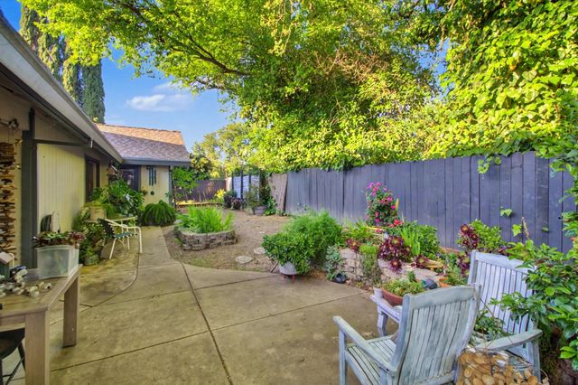 6042 Landis Ave, Carmichael, CA 95608