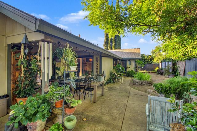 6042 Landis Ave, Carmichael, CA 95608