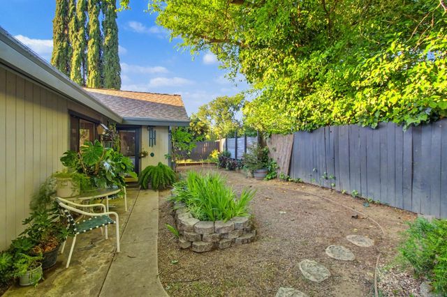 6042 Landis Ave, Carmichael, CA 95608