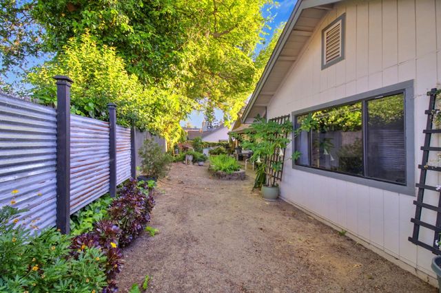 6042 Landis Ave, Carmichael, CA 95608