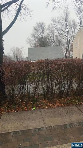 203 Lenox Avenue, Pompton Lakes, NJ 07442