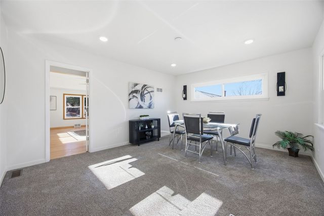 612 10th Avenue, Coralville, IA 52241