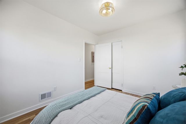 612 10th Avenue, Coralville, IA 52241