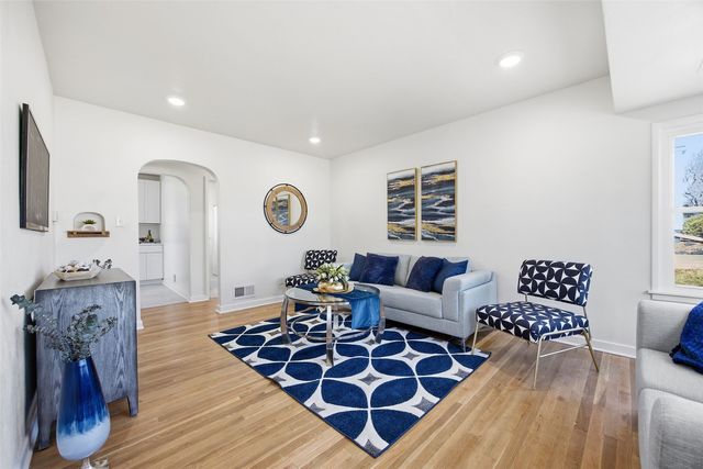 612 10th Avenue, Coralville, IA 52241