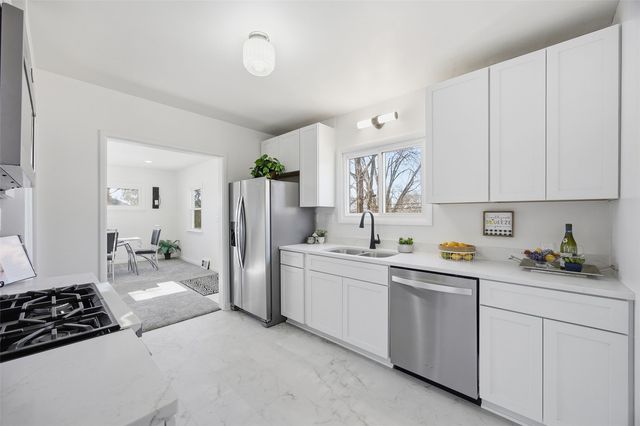 612 10th Avenue, Coralville, IA 52241