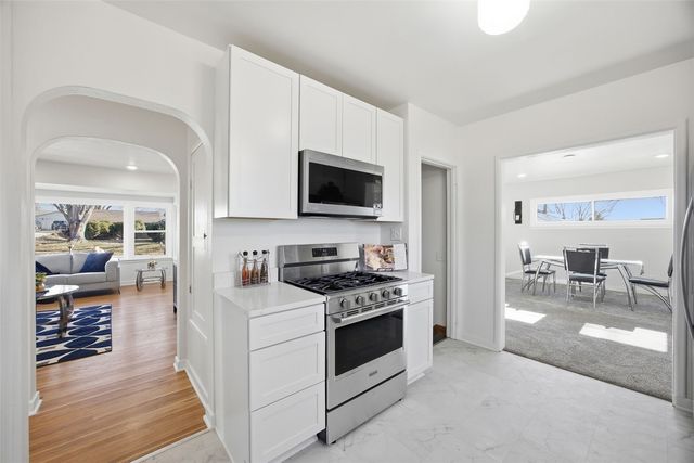 612 10th Avenue, Coralville, IA 52241