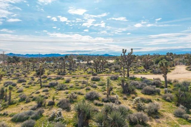 4986 Elata Avenue, Yucca Valley, CA 92284