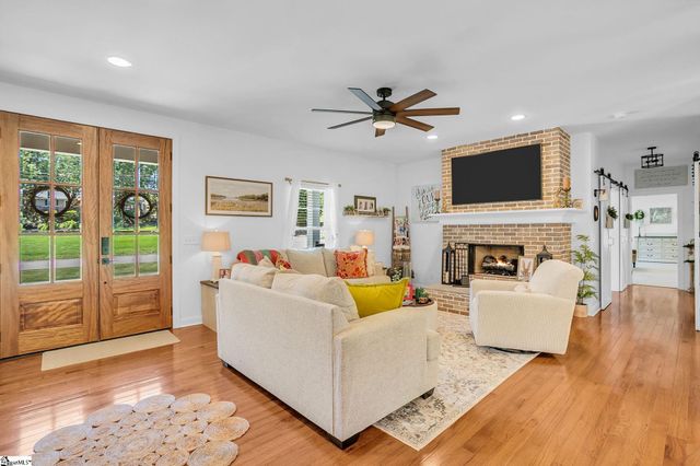 6 Phillips Drive, Travelers Rest, SC 29690