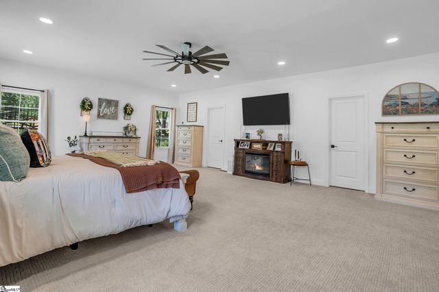 6 Phillips Drive, Travelers Rest, SC 29690