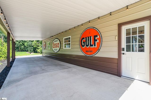 6 Phillips Drive, Travelers Rest, SC 29690