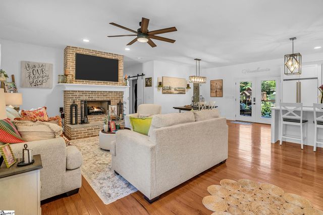 6 Phillips Drive, Travelers Rest, SC 29690
