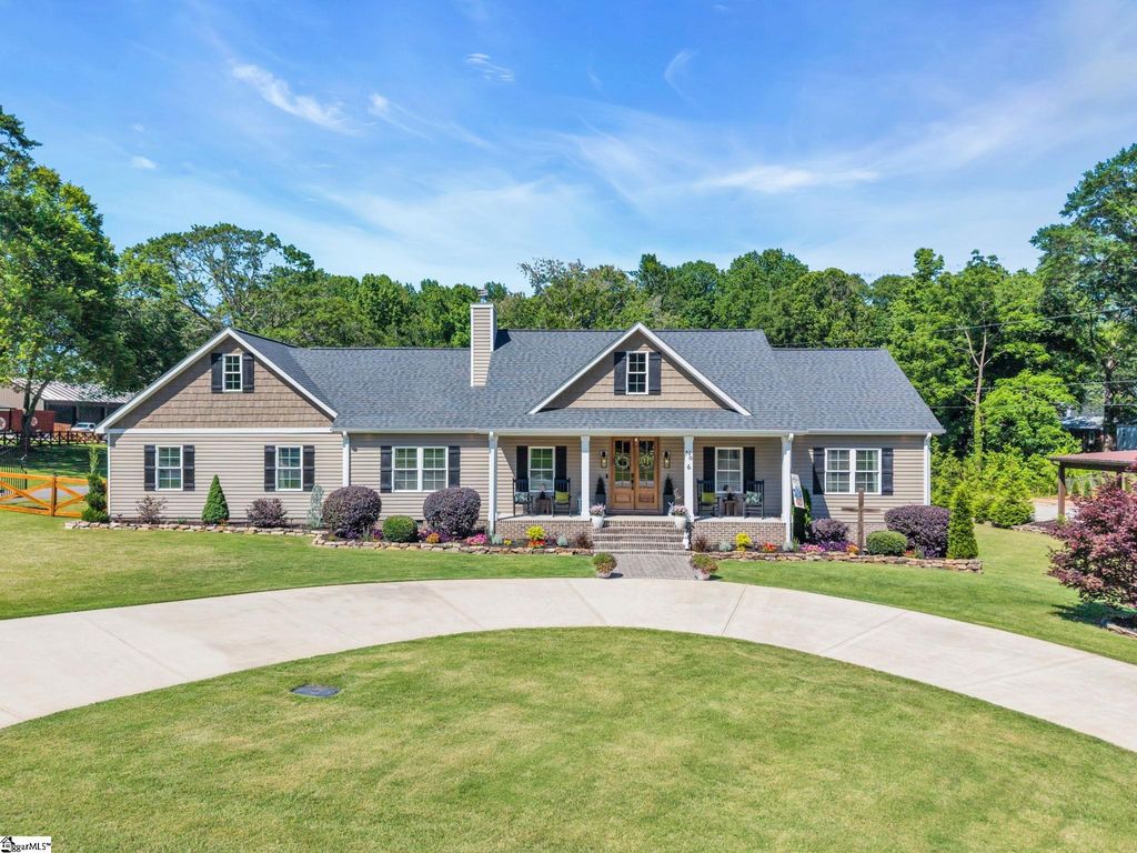 6 Phillips Drive, Travelers Rest, SC 29690