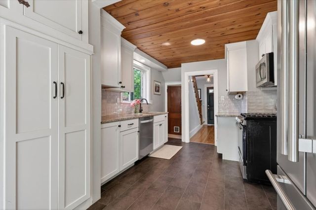 116 Thicket St, Weymouth, MA 02190