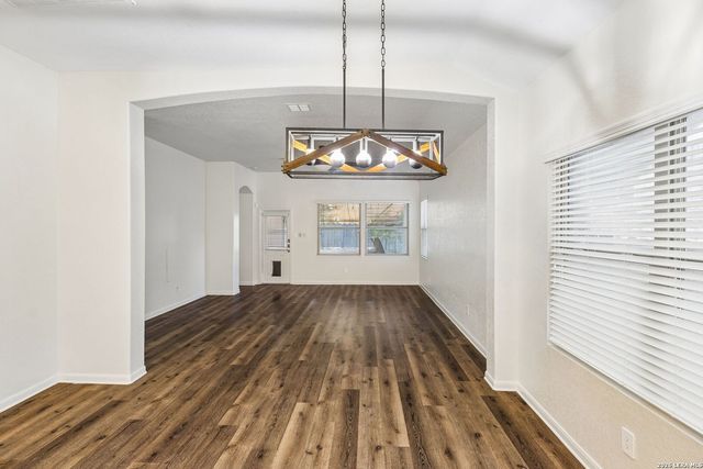 2211 MUUGA MNR, San Antonio, TX 78251
