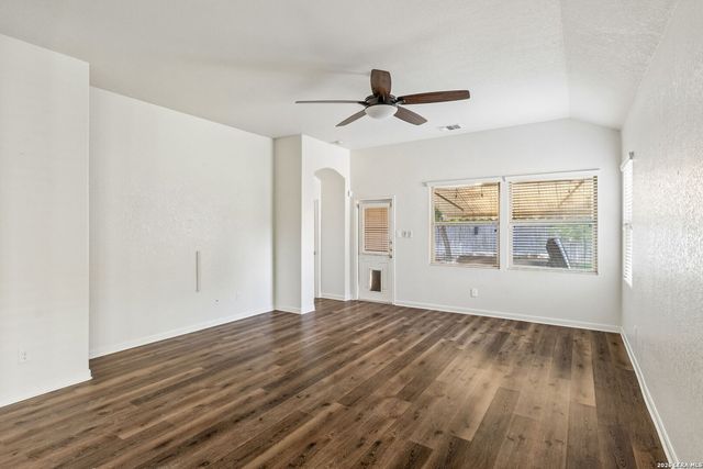 2211 MUUGA MNR, San Antonio, TX 78251