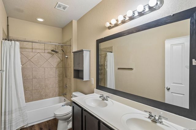 2211 MUUGA MNR, San Antonio, TX 78251