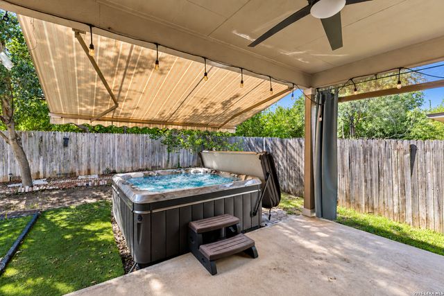 2211 MUUGA MNR, San Antonio, TX 78251