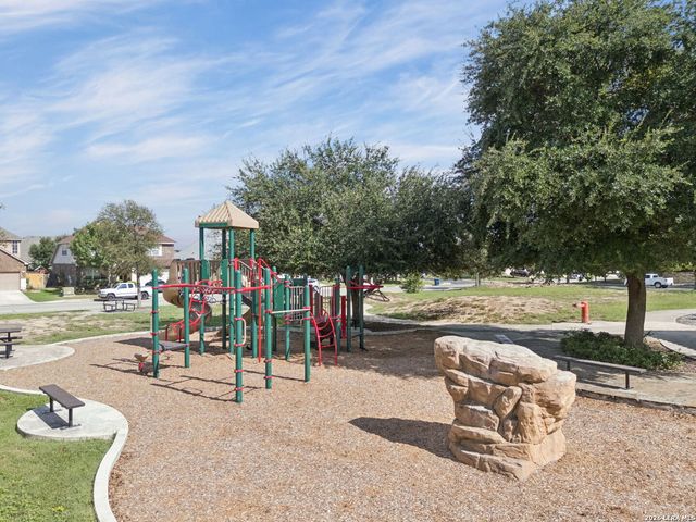 2211 MUUGA MNR, San Antonio, TX 78251
