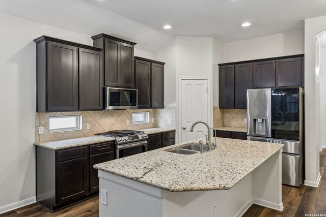 2211 MUUGA MNR, San Antonio, TX 78251