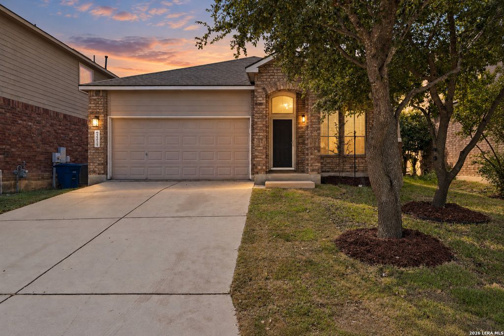 2211 MUUGA MNR, San Antonio, TX 78251
