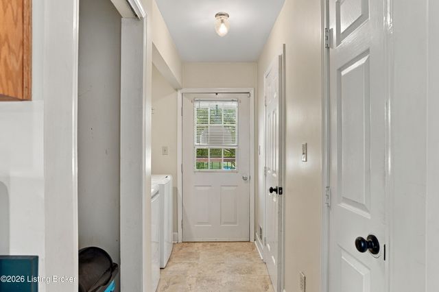 1071 Tanglewood Rd, Shepherdsville, KY 40165
