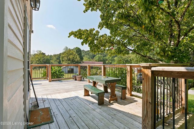 1071 Tanglewood Rd, Shepherdsville, KY 40165