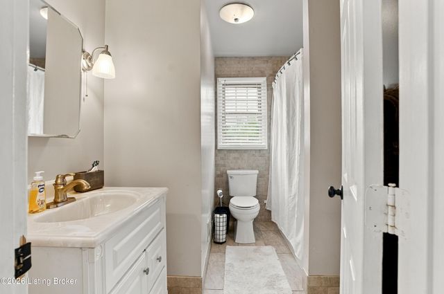 1071 Tanglewood Rd, Shepherdsville, KY 40165