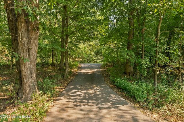 1071 Tanglewood Rd, Shepherdsville, KY 40165