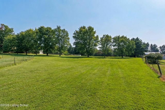 1071 Tanglewood Rd, Shepherdsville, KY 40165