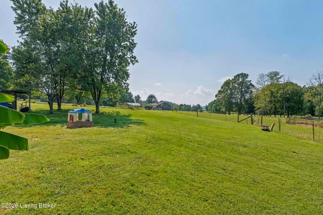 1071 Tanglewood Rd, Shepherdsville, KY 40165