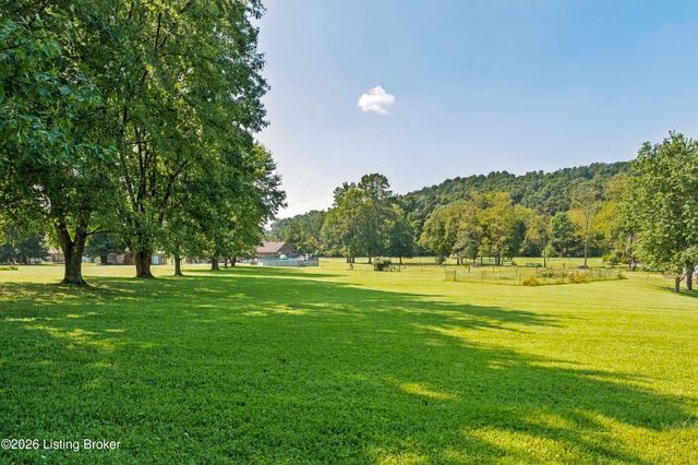 1071 Tanglewood Rd, Shepherdsville, KY 40165