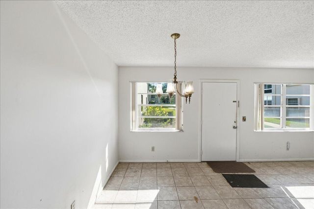 28 Lake Vista Trail 105, Port St Lucie, FL 34952