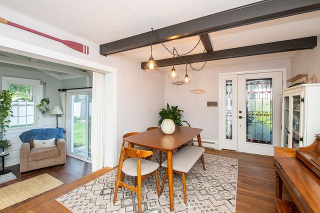 78 Hathaway St, Wareham, MA 02571