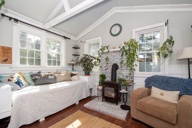 78 Hathaway St, Wareham, MA 02571