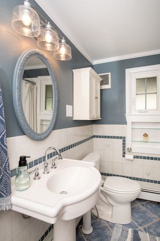 78 Hathaway St, Wareham, MA 02571