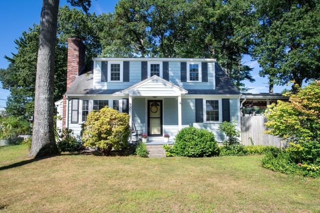 78 Hathaway St, Wareham, MA 02571