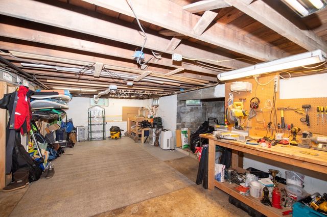 78 Hathaway St, Wareham, MA 02571