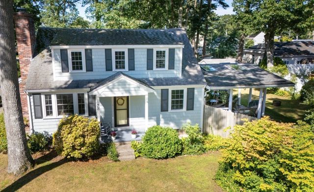 78 Hathaway St, Wareham, MA 02571