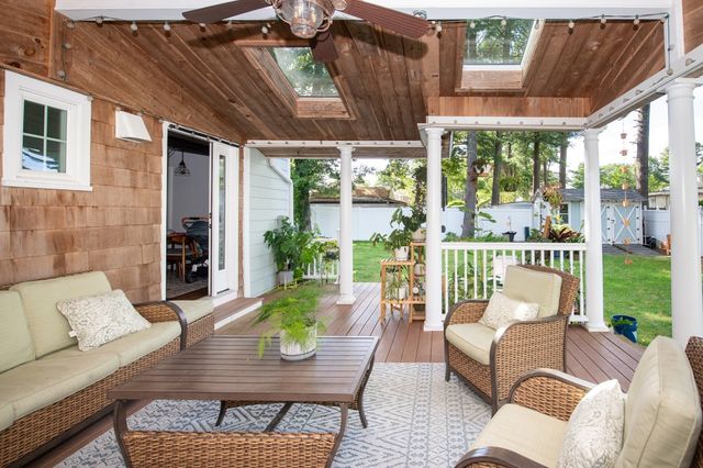 78 Hathaway St, Wareham, MA 02571