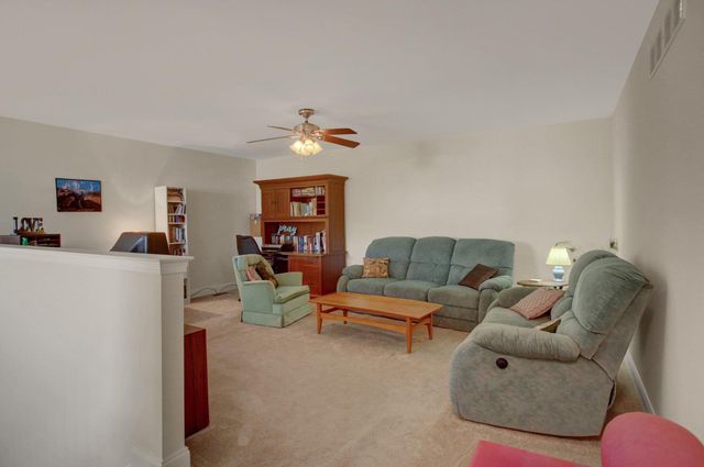 732 GLADSTONE CT, Mechanicsburg, PA 17055