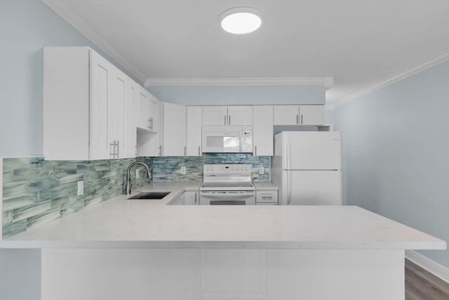 300 Duck Key Dr Apt 9, Duck Key, FL 33050