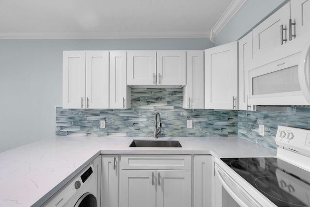 300 Duck Key Dr Apt 9, Duck Key, FL 33050