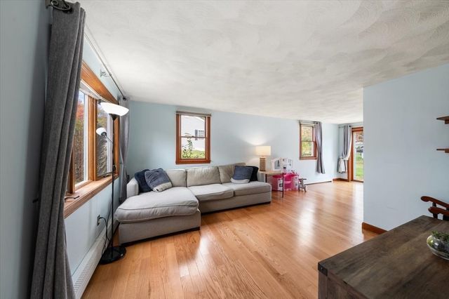 20 Jeffrey Rd, Billerica, MA 01821