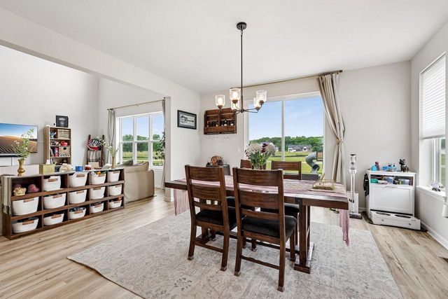 9249 S Overlook WAY, Franklin, WI 53132
