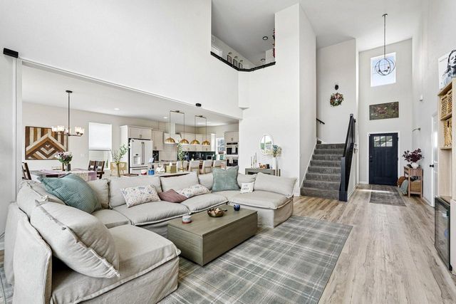 9249 S Overlook WAY, Franklin, WI 53132