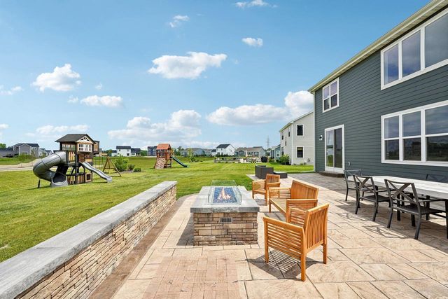 9249 S Overlook WAY, Franklin, WI 53132