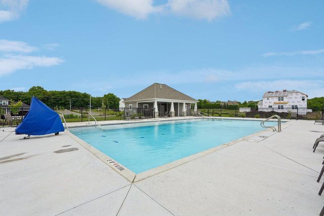 9249 S Overlook WAY, Franklin, WI 53132