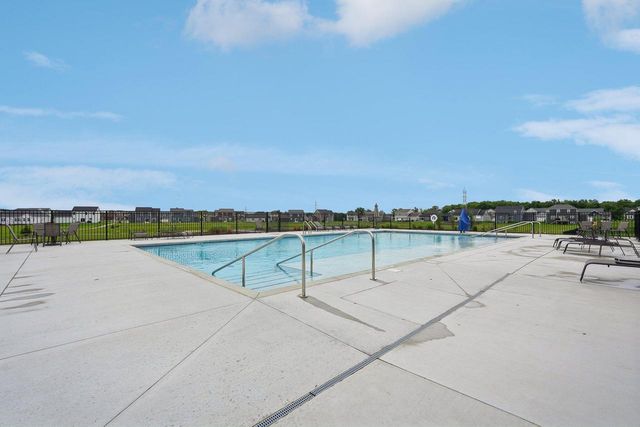 9249 S Overlook WAY, Franklin, WI 53132