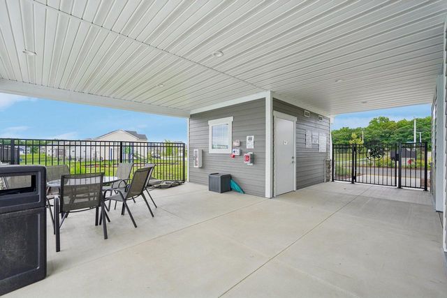 9249 S Overlook WAY, Franklin, WI 53132